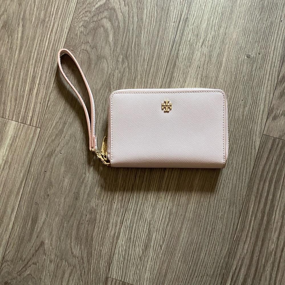 Tory Burch Zip Around Wallet Wristlet Blush Pink | Saffiano Leather | Like New - Picture 2 of 9